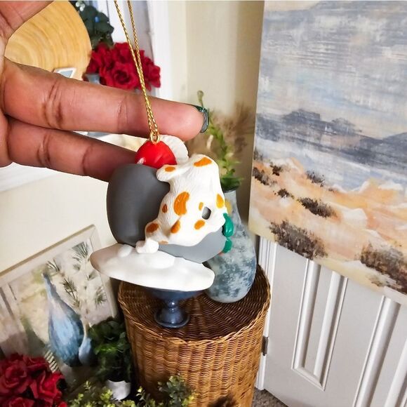 Set of 2 Rennoc & Disney Hallmark Christmas Ornaments. - Picture 7 of 10